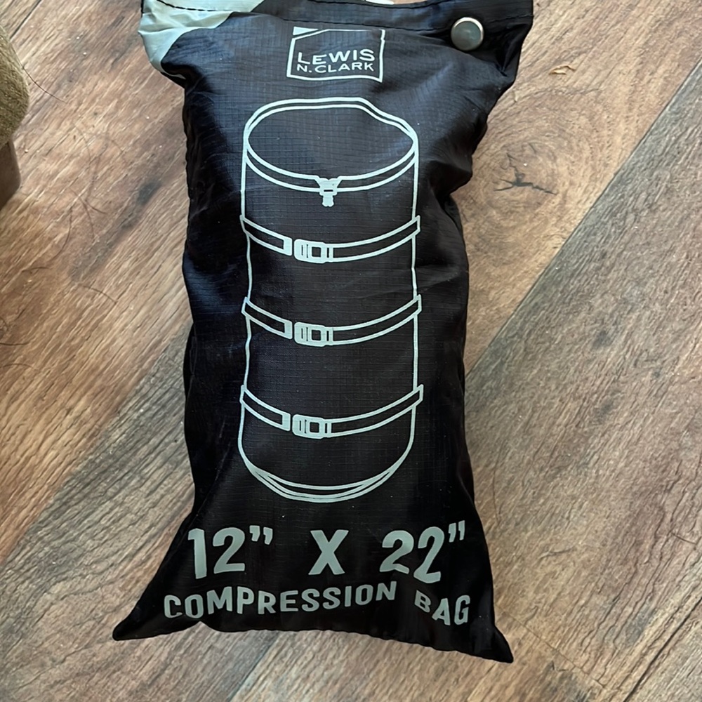 Lewis n clark 12”x22” bag
